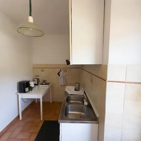 Con Vista Finestra Sulle Colline * Fermo