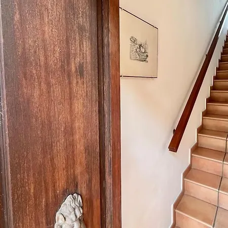 Con Vista Finestra Sulle Colline Apartment